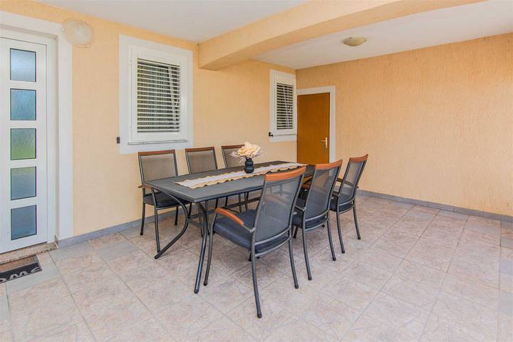 Ferienwohnung für 4 Personen, mit Balkon/Terrasse und Terrasse in Nin