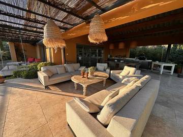 Villa pour 8 personnes, avec vue et piscine ainsi que terrasse et jardin, animaux acceptés à Ollioules