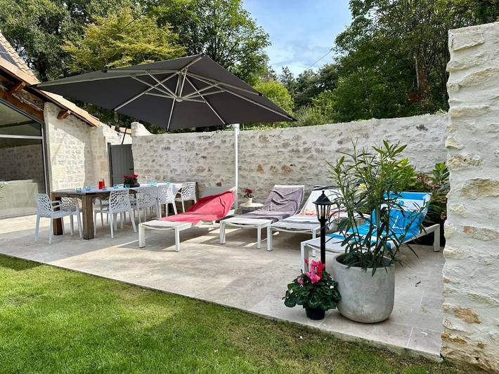 Location de vacances pour 10 personnes, avec Terrasse et Jardin ainsi que Piscine et Sauna à Chauvigny - 2