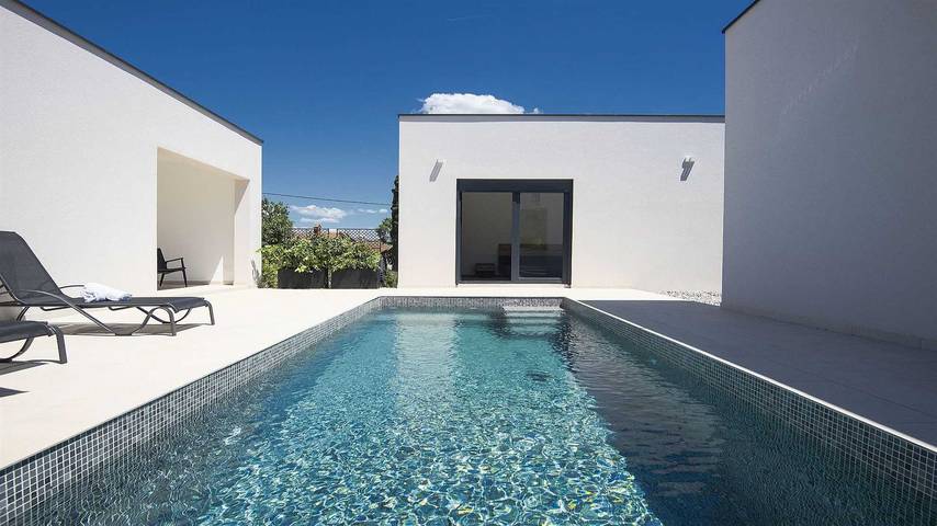 Villa für 4 Personen, mit Terrasse und Sauna sowie Balkon/Terrasse in Medulin - 3