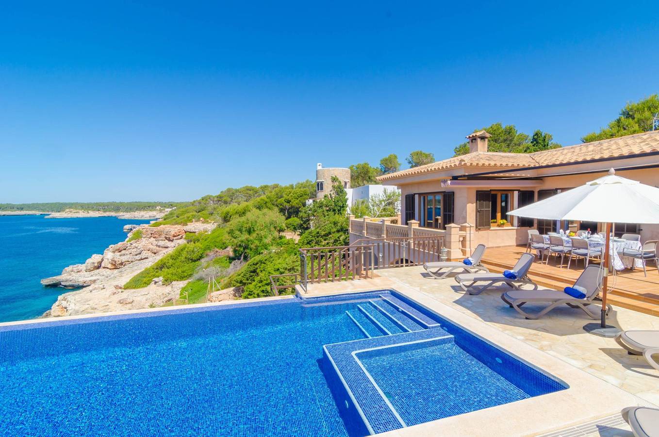 Ses Penyes Rotges, (Antes Sa Penya Trencada) in Cala Barca, Santanyí
