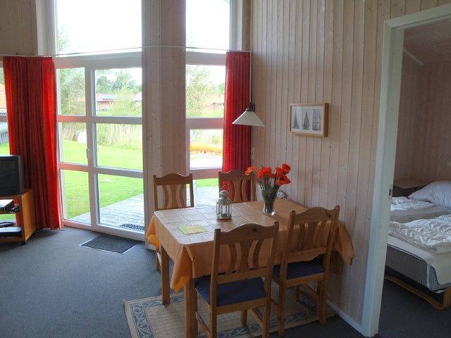 4 Personen Angler-Ferienhaus mit privatem Bootsteg, direkter Seelage, Kanu und Sauna in Otterndorf in Otterndorf, Cuxland