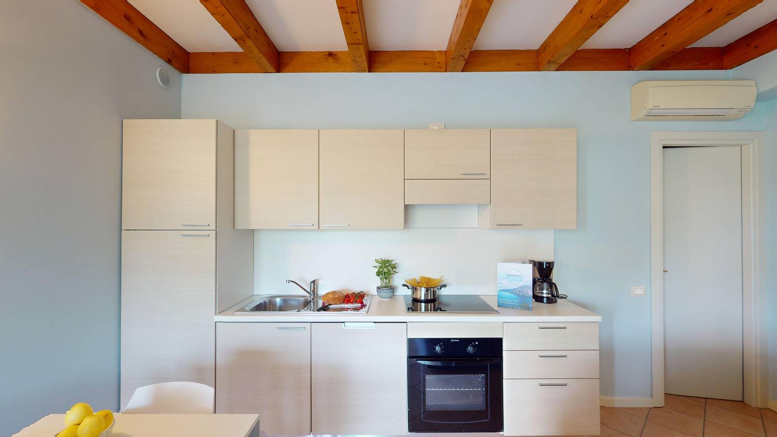 Entire apartment, Vento di Lago in Manerba del Garda, Garda Mountains