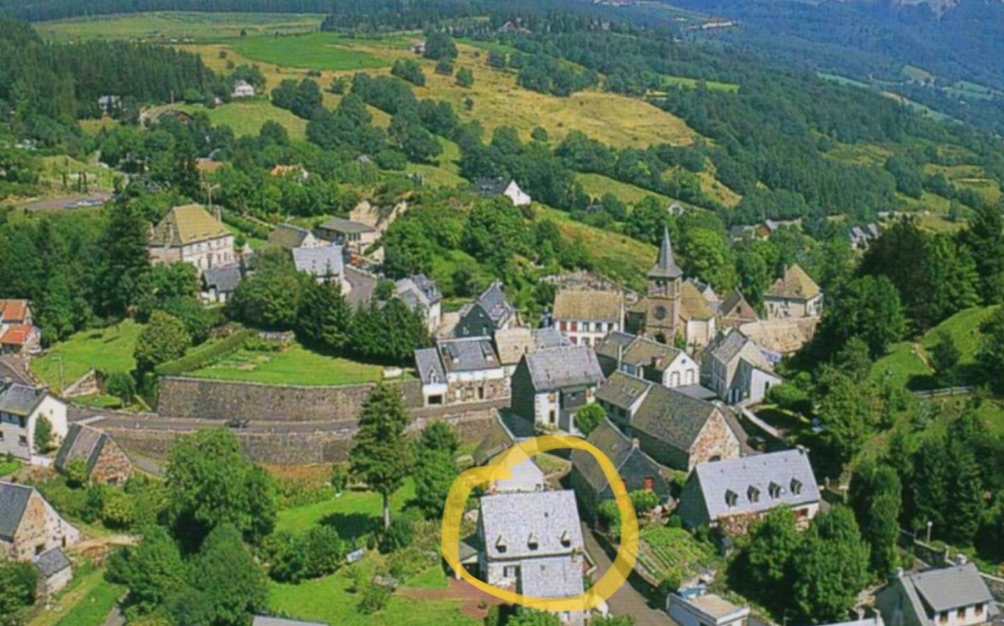 Maison individuelle 70 m², fermette auvergnate in Murat-le-Quaire, Parc naturel régional des Volcans d'Auvergne