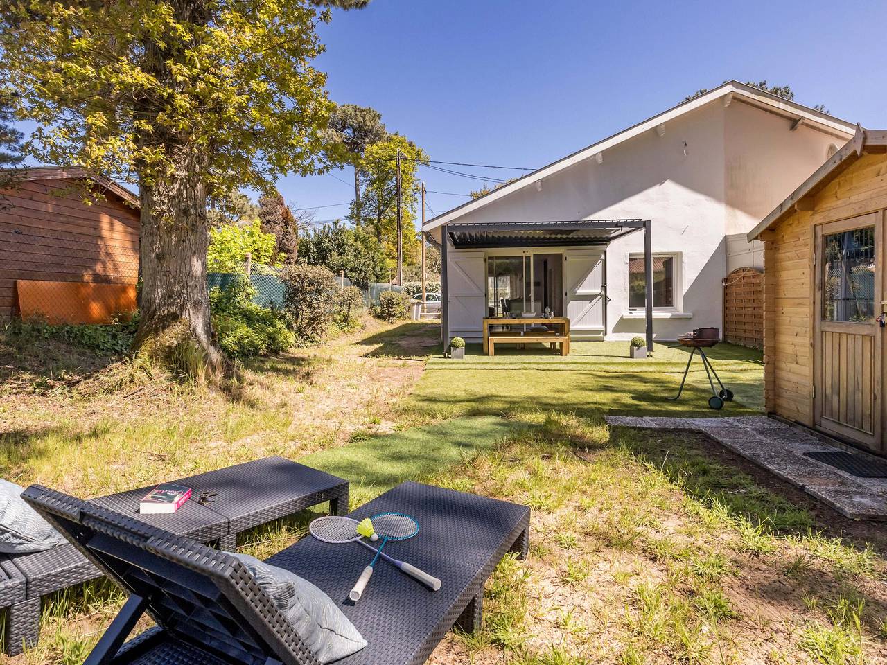 Maison rénovée 2023 à 300m de la mer avec terrasse, jardin clos, clim et wifi in Saint-Brévin l'Océan, Saint-Brevin-les-Pins