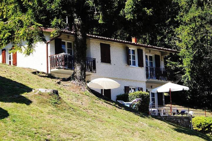 Bungalow für 4 Personen, mit Pool und Terrasse am Idrosee
