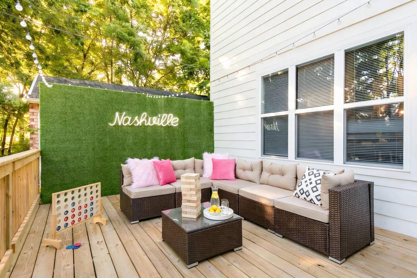 Booking Fast 12 Beds-Large Yard in Nashville, Tennessee