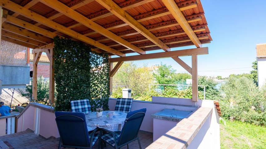 Ferienwohnung für 4 Personen, mit Terrasse in Preko