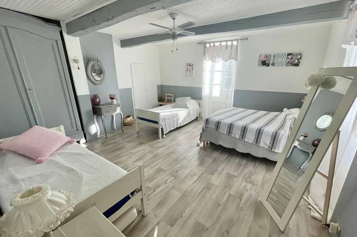 Mediterranean-style house with a heated pool! Midoon Guest in Tillac, Gers