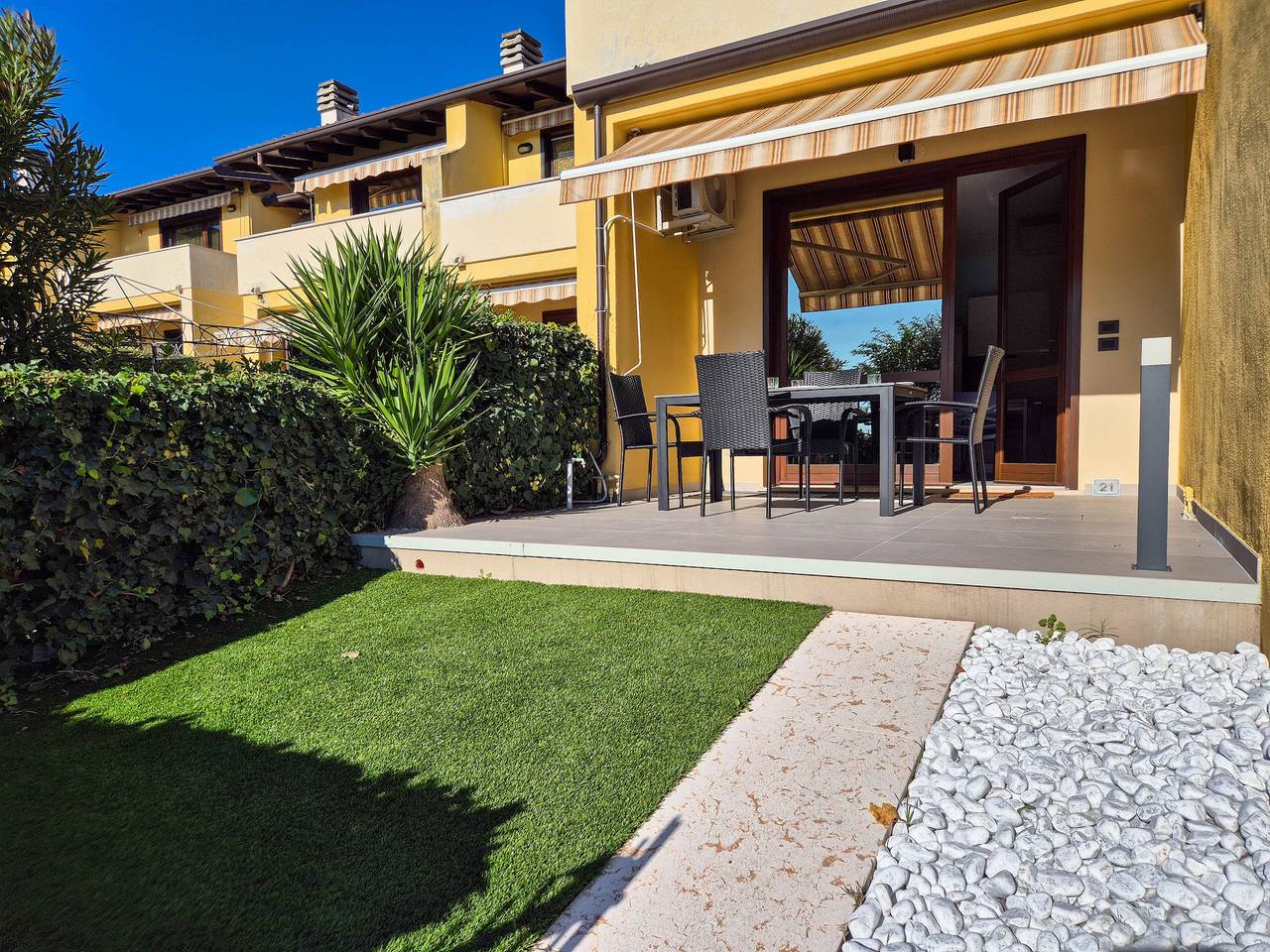 Entire apartment, Garda Breeze By Case al Lago in Puegnago sul Garda, Garda Mountains