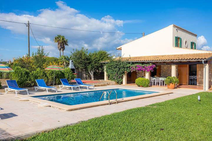 Finca Can Butxet mit Bergblick, Wlan, Garten, Terrassen und Pool; Parkplätze vorhanden in Muro, Mallorcas Küste
