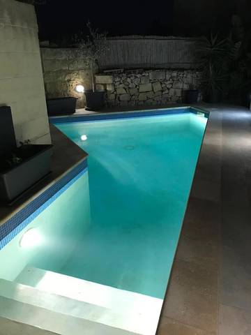 Chambre d’hôte pour 2 personnes, avec jardin ainsi que piscine et vue dans Xaghra