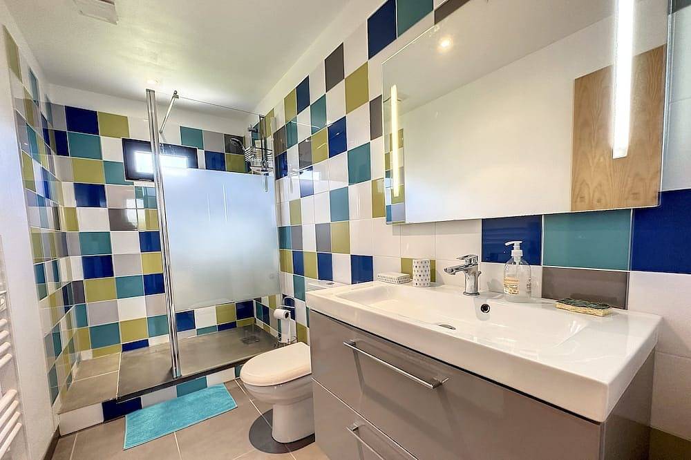 Maison en Bois de Plein Pied, au Calme Avec Jardin Fleuri Privatif de 300 m2 in Lesconil, Plobannalec-Lesconil