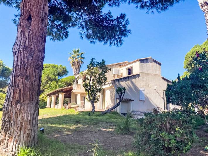 Location de vacances pour 10 personnes, avec jardin à Pietrosella - 2