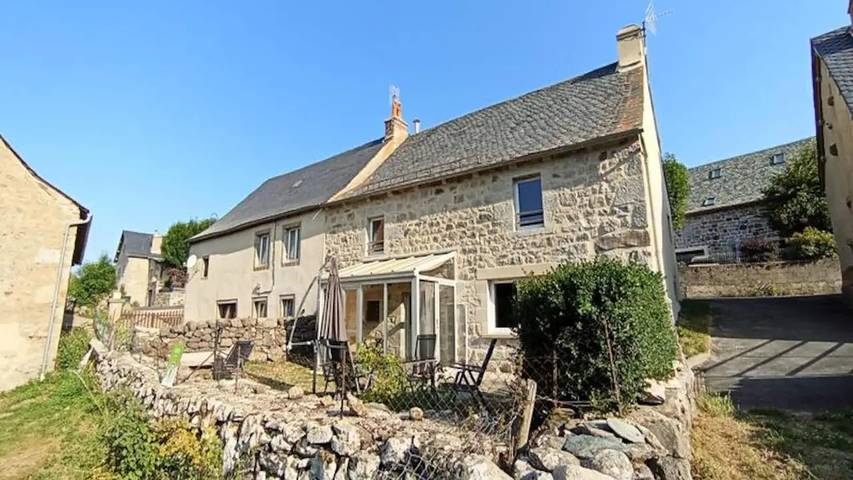 Gîte pour 6 personnes, avec Terrasse et Jardin à Nasbinals - 2