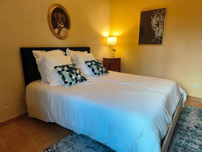 Location de vacances pour 4 personnes, avec piscine et jardin ainsi que vue et sauna à Saint-Bonnet-du-Gard - 2