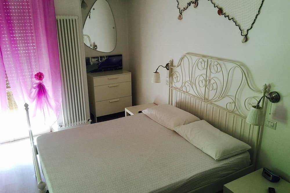 Ganze Wohnung, Zentrale Wohnung 500 Meter vom Meer entfernt in San Benedetto del Tronto, Riviera delle Palme