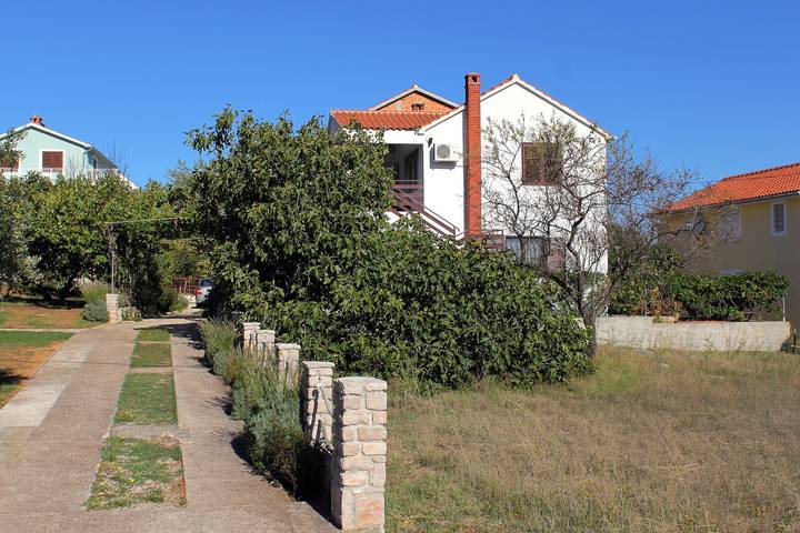 Ganze Wohnung, 2-Zimmer-Ferienwohnung mit Terrasse Kraj, Pasman -a in Ugrinici, Kraj