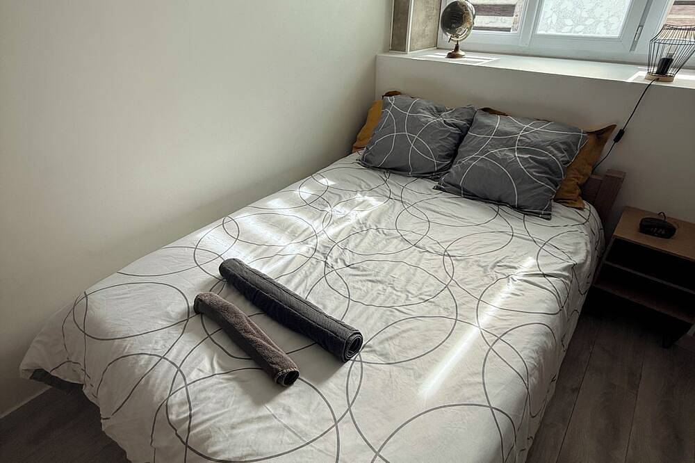 Appartement entier, \"Les 4 Chênes, Refuge et Havre de Paix Verdoyant\" in Le Pont-de-Beauvoisin, Région de La Tour-du-Pin
