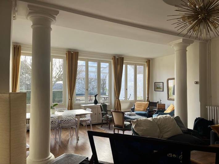 Gîte pour 4 personnes, avec Terrasse ainsi que Jardin et Vue à Montfort-l'Amaury