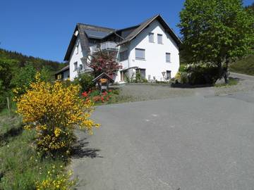 Ferienwohnung für 6 Personen, mit Garten und Ausblick in Bad Berleburg