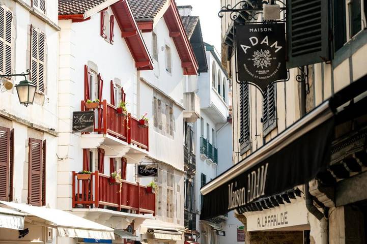 Hôtel pour 2 personnes, avec Terrasse dans Office De Tourisme De Saint Jean De Luz - 3