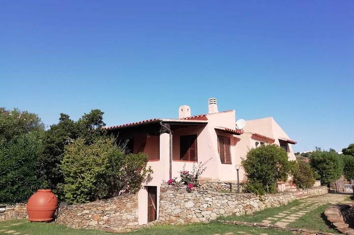 Villa für 6 Personen, mit Terrasse und Pool sowie Garten - 1