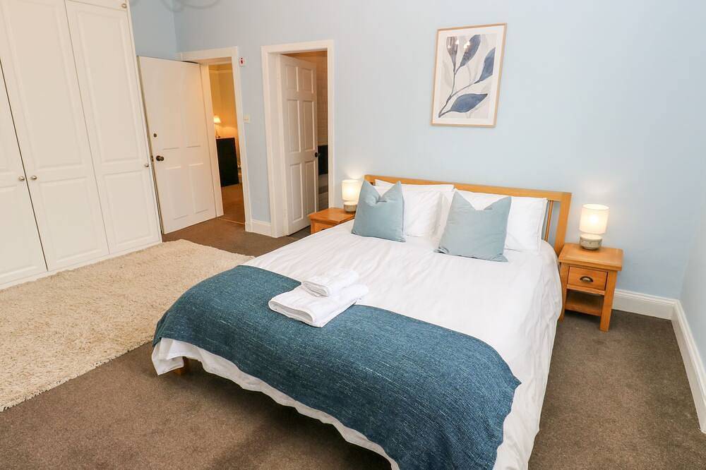 The Old Post Office - Pet Friendly Group Stays In Holmfirth in Holmfirth in Holmfirth, West Yorkshire