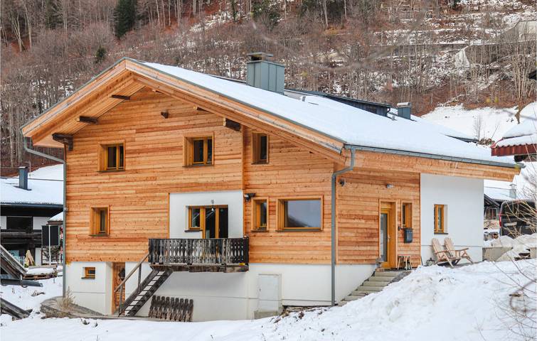 Ferienhaus für 8 Personen, mit Terrasse und Garten sowie Sauna in Klösterle am Arlberg