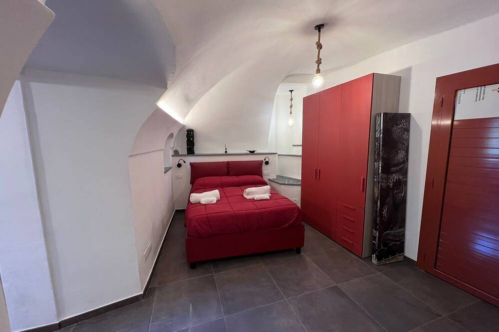 Entire apartment, Vacation home \"A Cola\" hot tub and natural ponds of Rio Barbaira in Rocchetta Nervina, Ligurian Alps