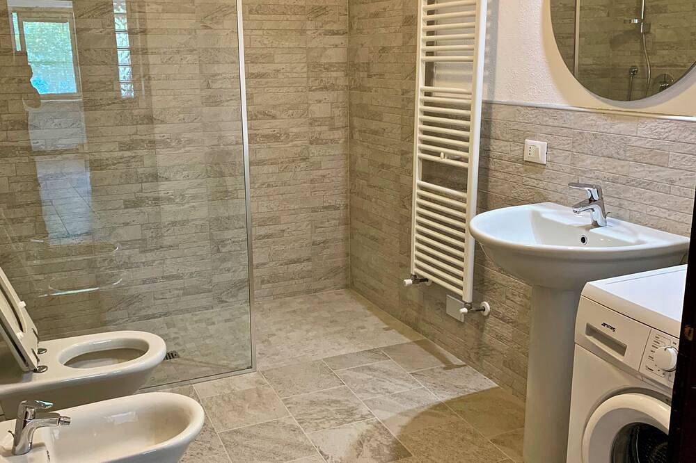 Ganze Wohnung, A nest in a lovely place, with a swimming pool in Varigotti, Finale Ligure Gemeinde