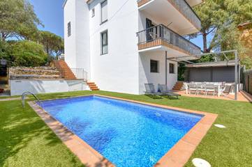 Villa pour 9 personnes, avec jardin ainsi que piscine et balcon dans Calella de Palafrugell
