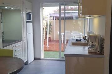 Gîte pour 3 personnes, avec terrasse et jardin, animaux acceptés à La Crau
