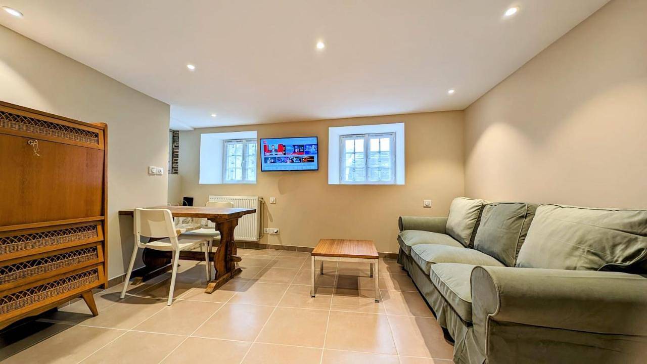 Appartement entier, One-Bedroom Apartment in Verneuil-sur-Avre, Région d'Évreux