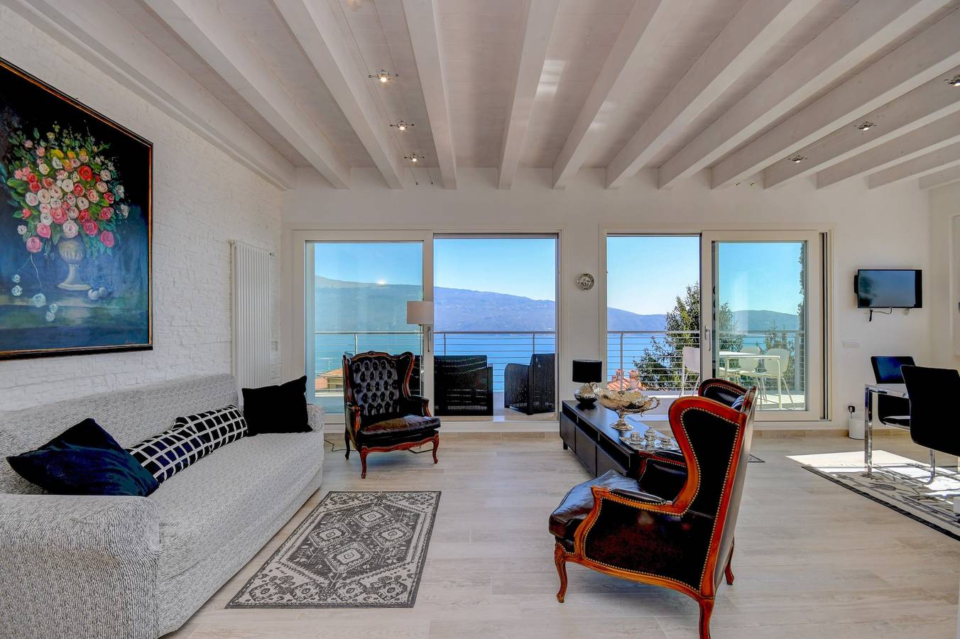 Appartamento intero, Appartamento per vacanze "Luxury 2" con terrazza e vista lago in Maderno, Toscolano-Maderno