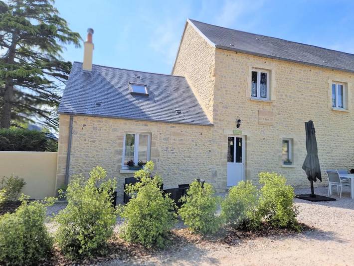 Location de vacances pour 4 personnes, avec Terrasse et Jardin ainsi que Sauna et Vue à Surrain - 3