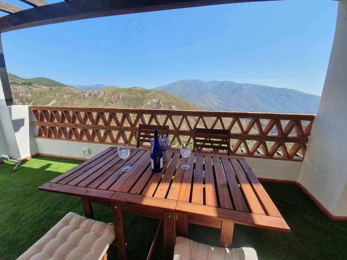 Apartamento entero, Apartment with Mountain View in Soportújar, Cordillera Penibética