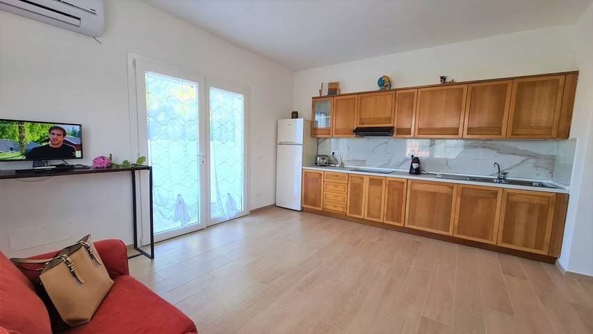 Ganze Wohnung, Ferienwohnung 'Spiagge Bianche' mit Meerblick, Balkon und Klimaanlage in Capo Bianco (Portoferraio), Portoferraio