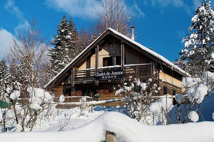 Chalet pour 8 personnes, avec Balcon et Jacuzzi ainsi que Jardin et Sauna à La Bresse