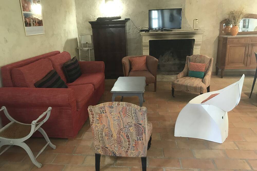 Alojamiento en Drôme Provençale en una casa de campo del siglo Xviii con piscina in Tulette, Región de Nyons