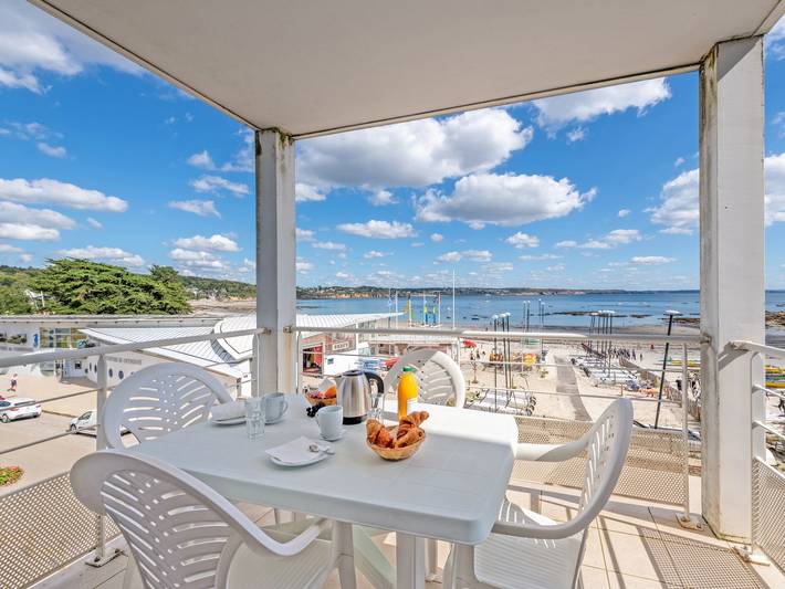 Location de vacances pour 6 personnes, avec Balcon et Terrasse ainsi que Jardin et Piscine à Plougonvelin