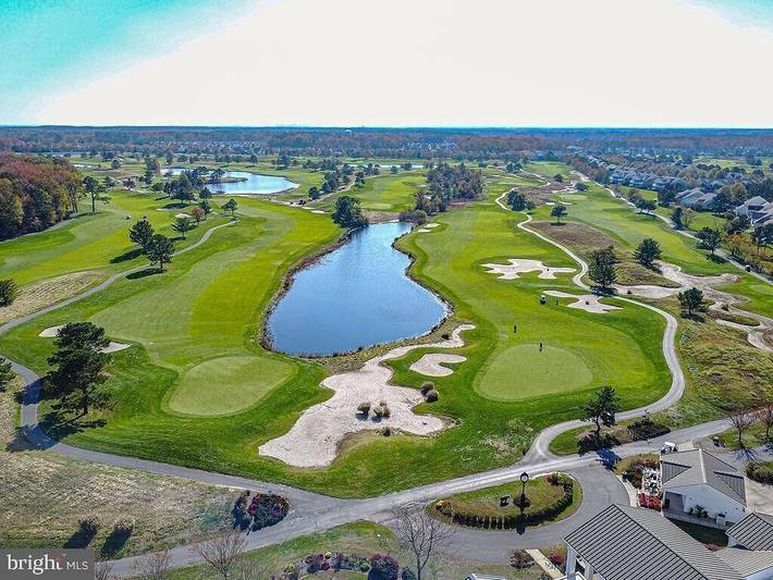 Vacation rental for 16 people, with pool and yard as well as hot tub in Ocean View