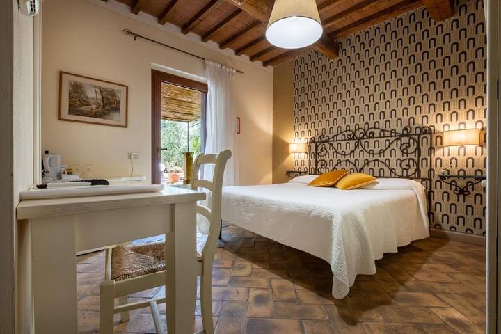 Privatzimmer für 2 Personen, mit Garten und Pool sowie Terrasse in Pitigliano
