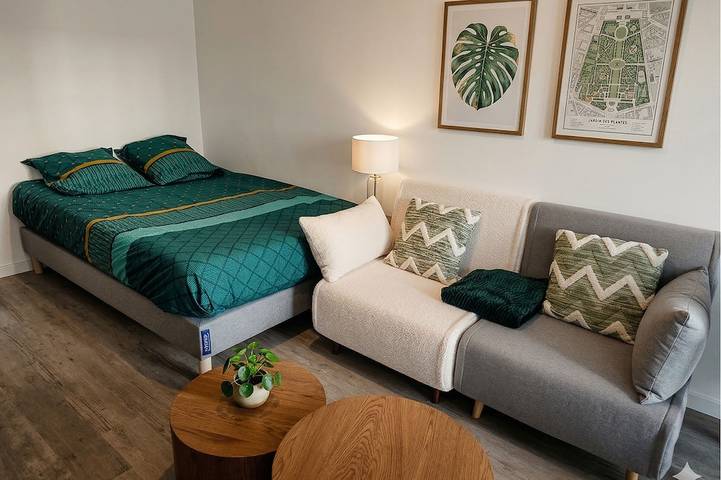 Entire apartment, Le 28 : Studio - Terrace & Garden (Near Tram) in Valenciennes, Valenciennes region