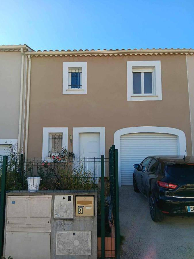 Location de vacances pour 10 personnes, avec Terrasse ainsi que Jardin et Piscine à Montpezat (Languedoc-Roussillon)