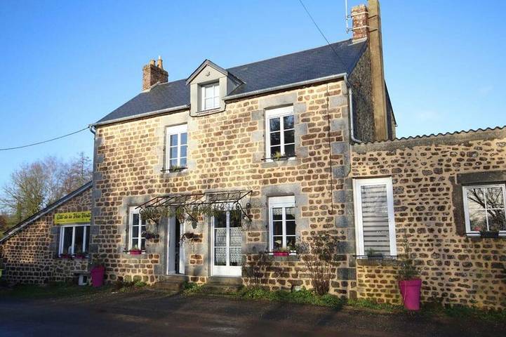 Gîte pour 14 personnes, avec jardin, animaux acceptés