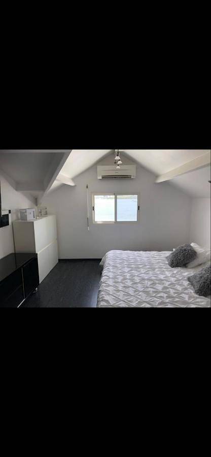 Gîte pour 2 personnes, avec vue et piscine ainsi que bassin pour enfant et jardin dans Nettlé Bay - 2