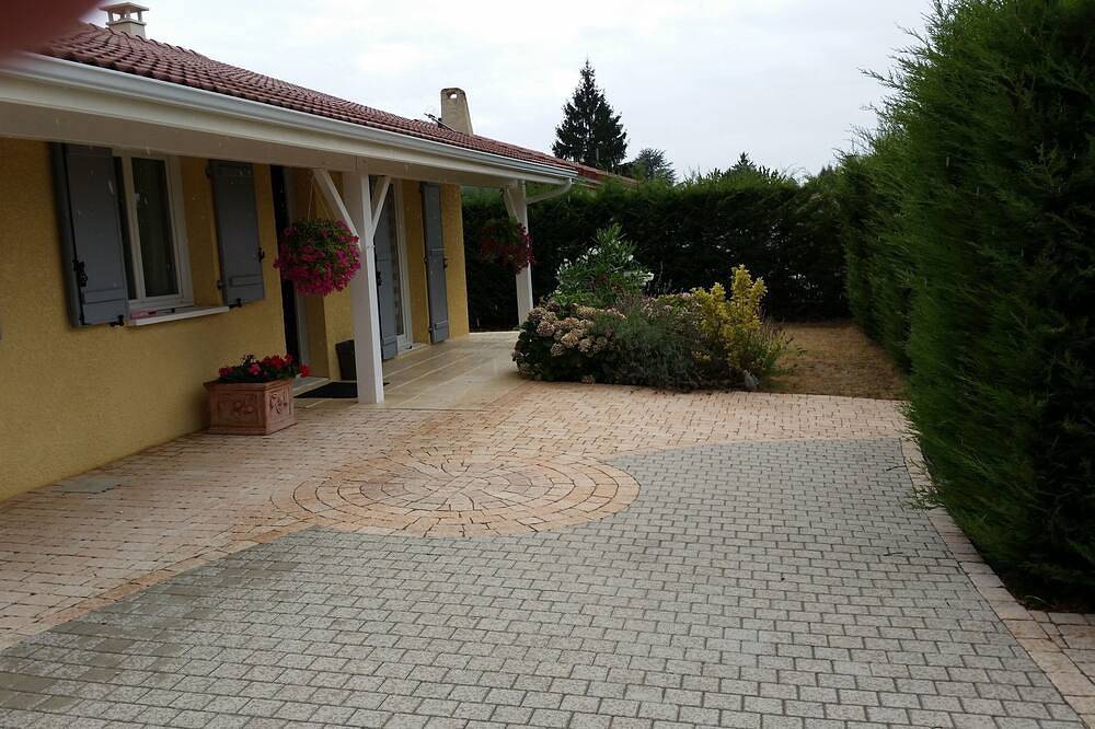 Villa Haut De Game En Plein Milieu De La Region Rhone Alpes in Beaurepaire, Région de Vienne