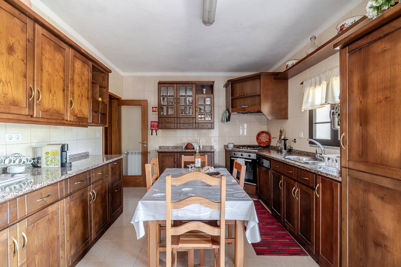 Apartamento inteiro, Apartamento 'Inferior' com vista para a montanha, jardim partilhado e acesso Wi-Fi in Azias, Distrito de Viana do Castelo