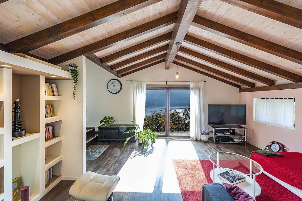 Casa Luna - Wonderful Lake View in Brione sopra Minusio, Tessiner Alpen